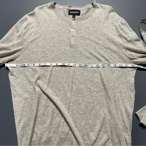 Men's Large Bonobos Henley Sweater  Grey Beige Heathered Preppy Casual Slim Top - Picture 7 of 9
